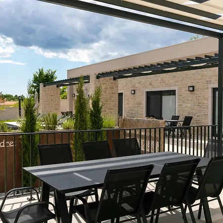 فيلة Andrea With Pool Balcony And Parking Vižinada